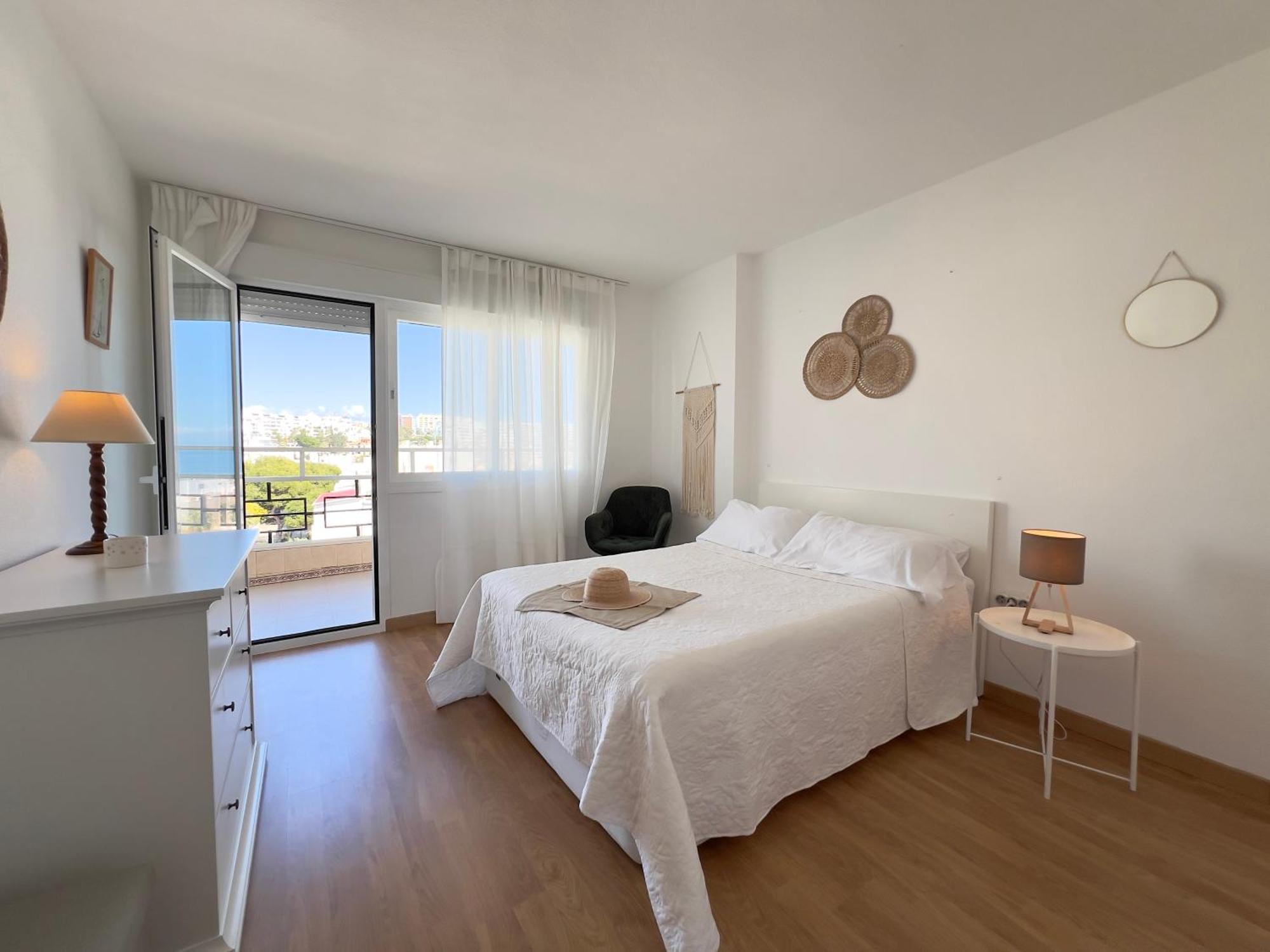 En Carihuela Con Vistas Y Plaza De Garaje, Nucleo Cristal Lägenhet Torremolinos Exteriör bild