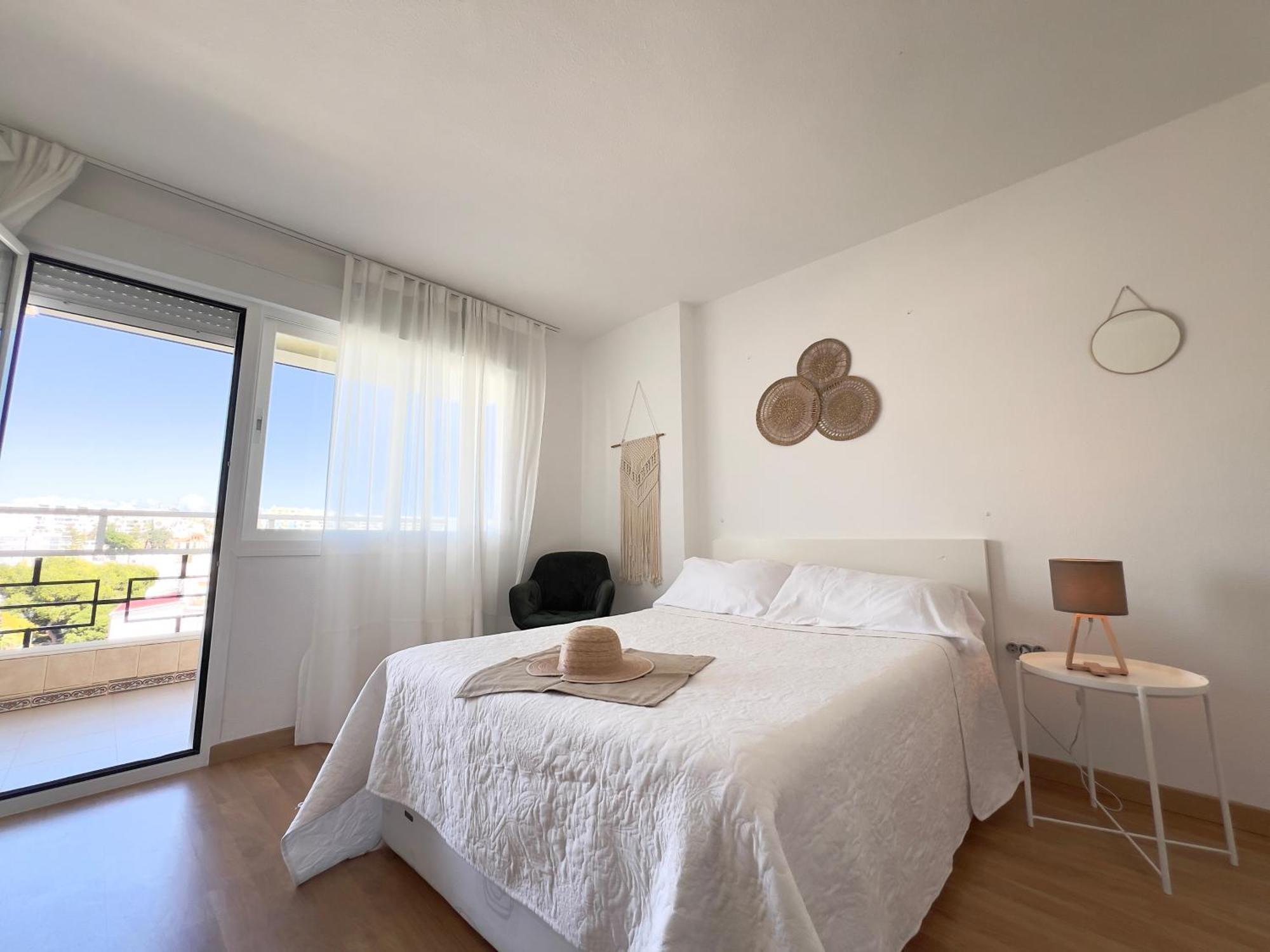 En Carihuela Con Vistas Y Plaza De Garaje, Nucleo Cristal Lägenhet Torremolinos Exteriör bild