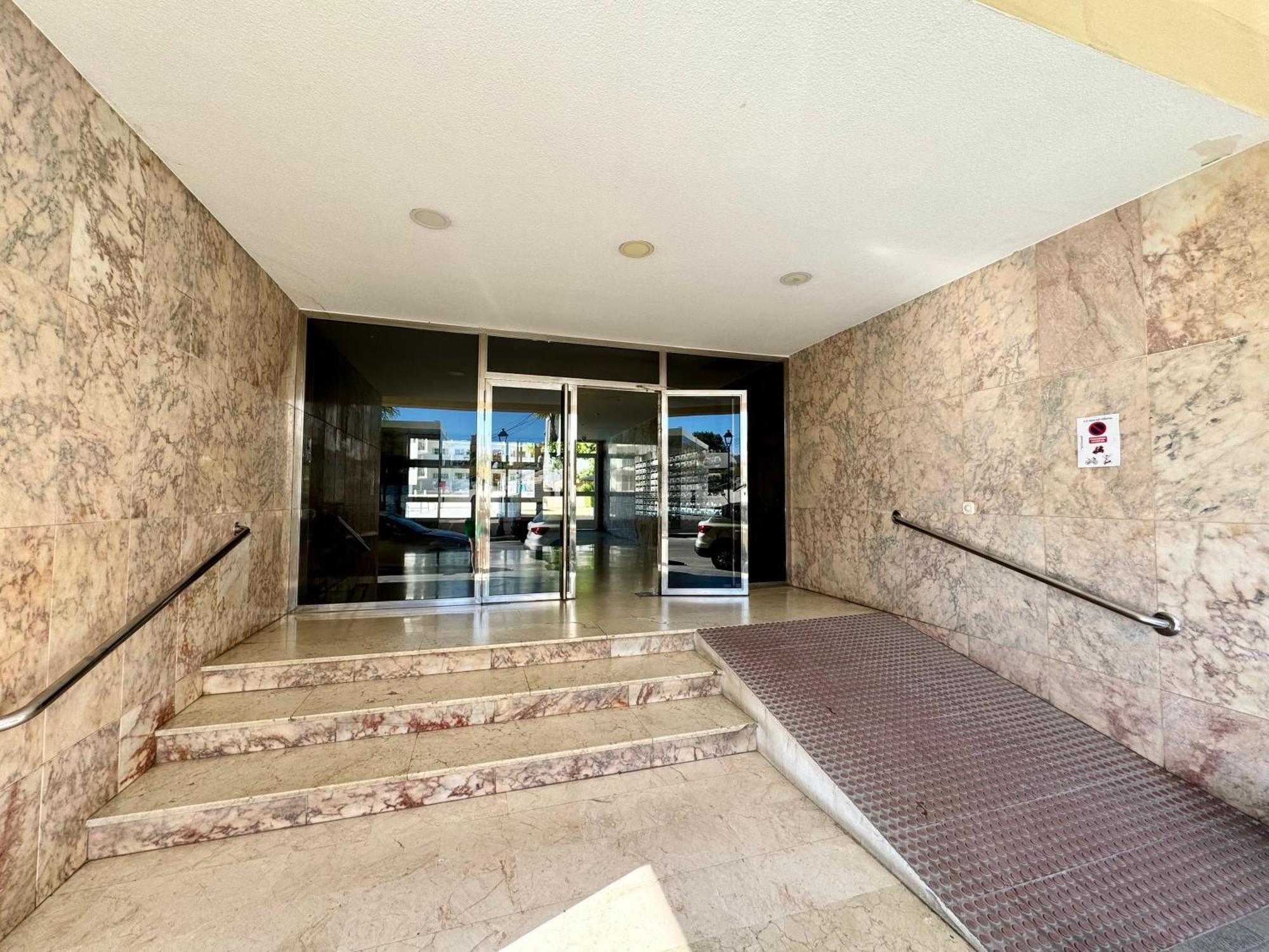 En Carihuela Con Vistas Y Plaza De Garaje, Nucleo Cristal Lägenhet Torremolinos Rum bild